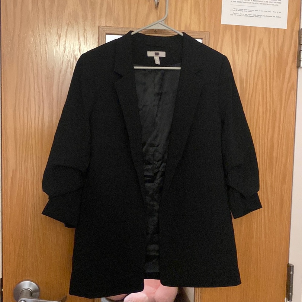 H & M crop sleeve fitted blazer